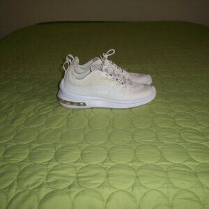 Nike Air Max Axis Women's White Running Shoes AA2168-100 Size 6.5